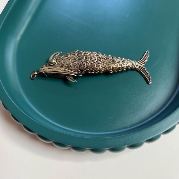 Rare Vintage Articulated Fish Hidden Pendant Box Chinese Gilt Turquoise Eyes - Picture 1 of 9